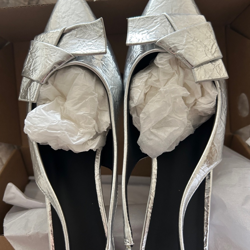 Amazon Silver Heels Elegant Shoes - Picture 2 of 2